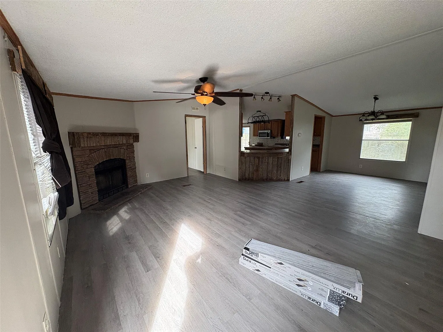 3 bed, 2.0 bath, 1568 sqft, $1,500 — Photo 3