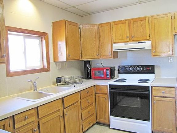 5th image of 355 Camp St