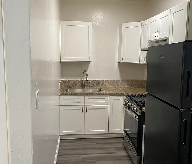 1439 Cedar Ave #14 — Photo 6