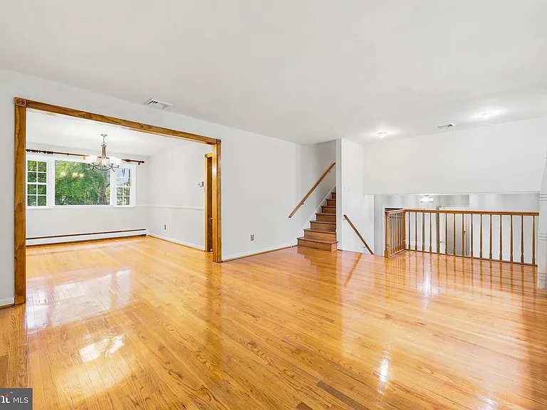 412 Yorkshire Rd — Photo 5