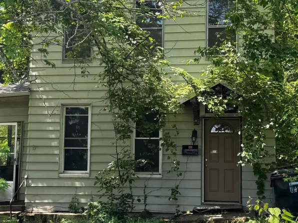 706 Farnam St, Davenport, IA 52803