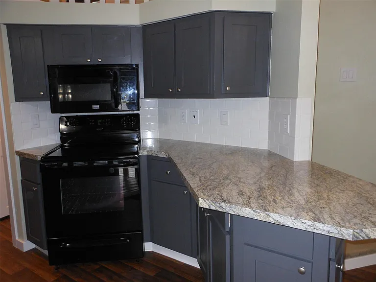 2350 E Stone St — Photo 6