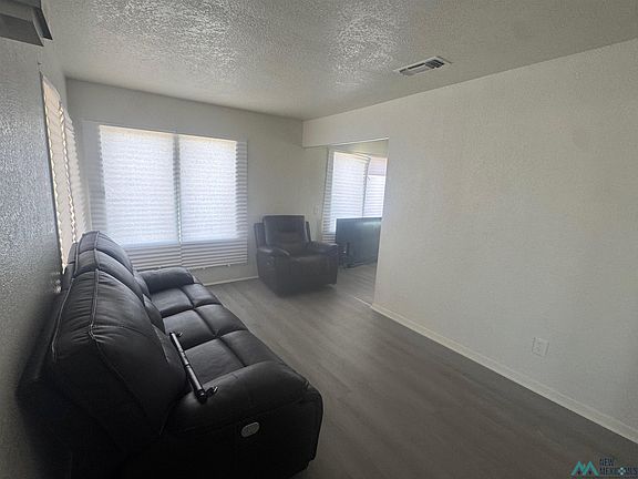 2nd image of 202 N 8th St