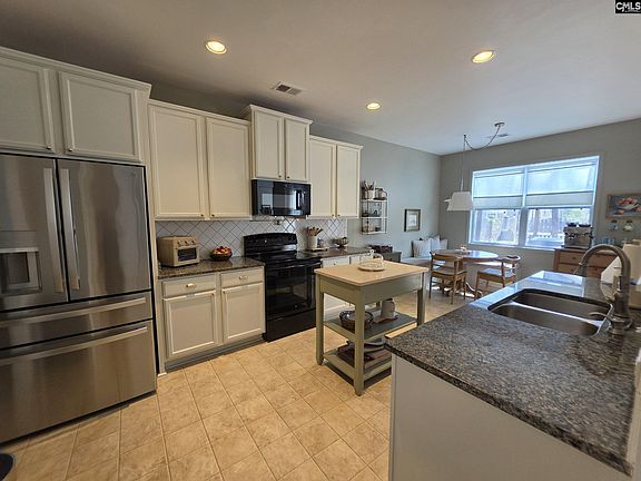 3rd image of 340 Pinnacle Ridge Dr