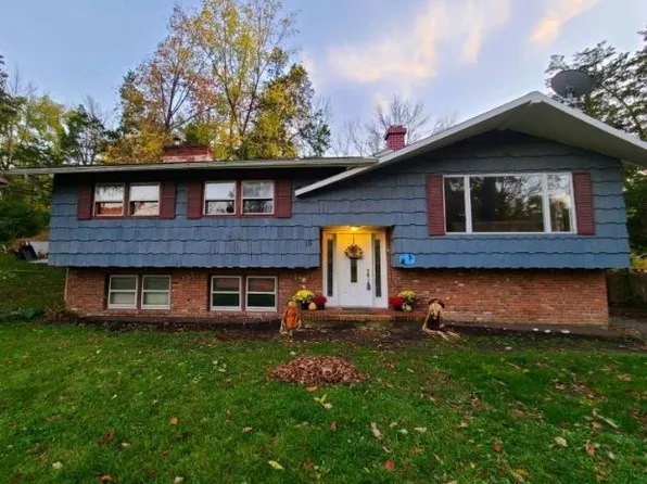 15 Vlietstra Dr, Vernon, NJ 07418