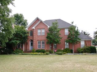 126 Country Oak Dr, Humboldt, TN 38343