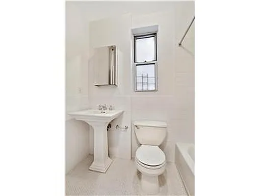 Rented by Douglas Elliman | media 15