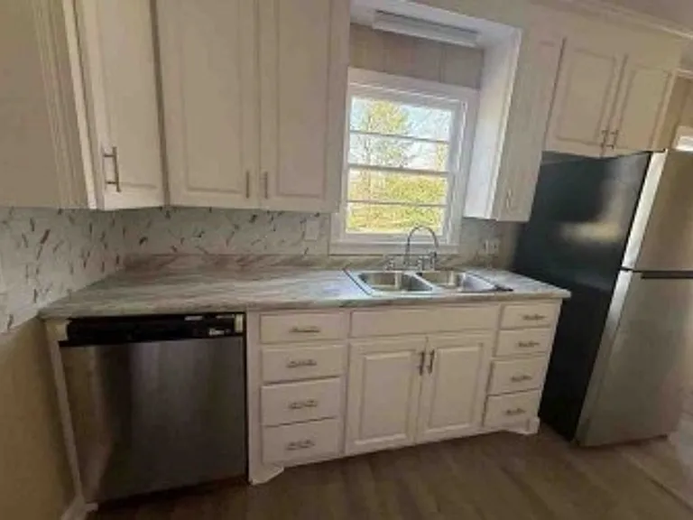 341 E Northside Dr — Photo 6