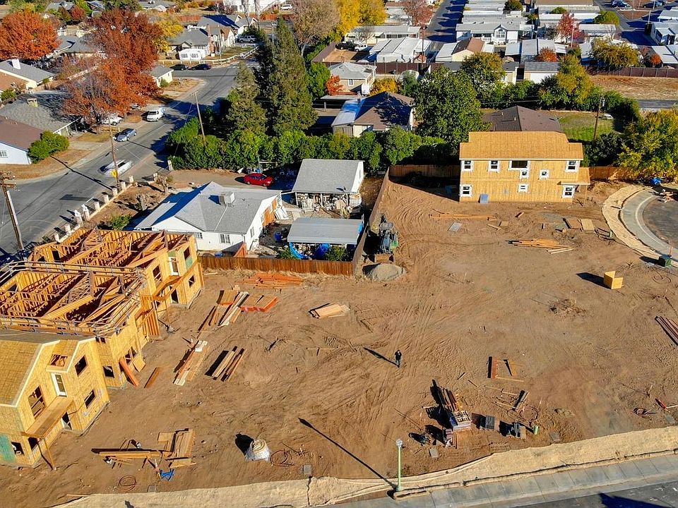 1st image of 25 Lake House Ct