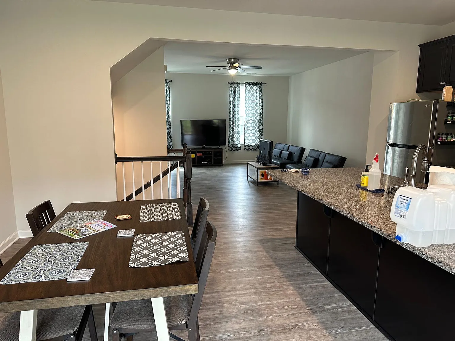 4 bed, 3.5 bath, 2000 sqft, $799 — Photo 4