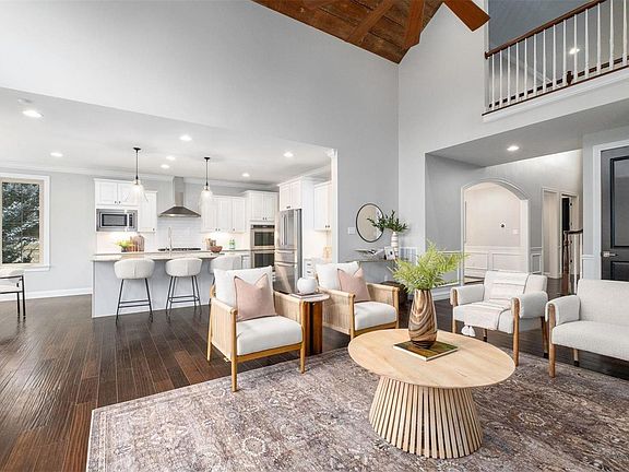3rd image of 701 Woods Of Ladue Ln