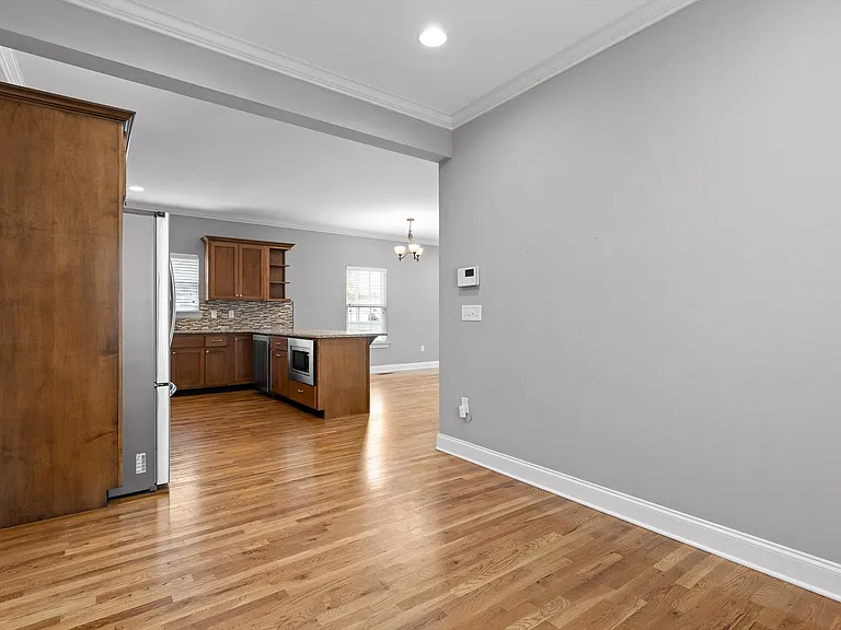 132 W 19th St — Photo 21