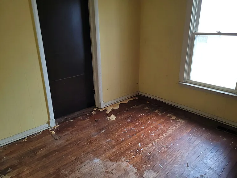 203 W Lindell St — Photo 15