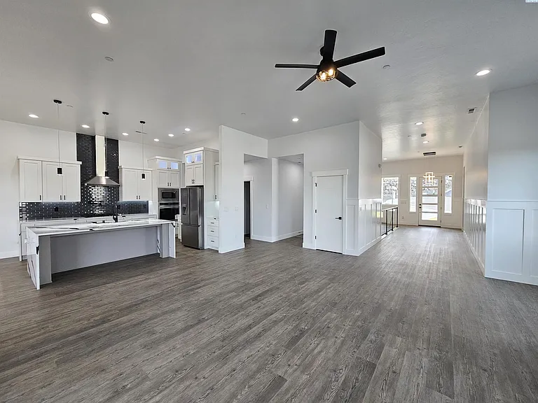 3202 Bing St — Photo 7
