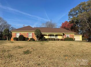 5909 Portburn Rd, Charlotte, NC 28211