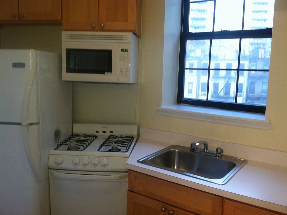 1st image of 340 E 86th St APT 4