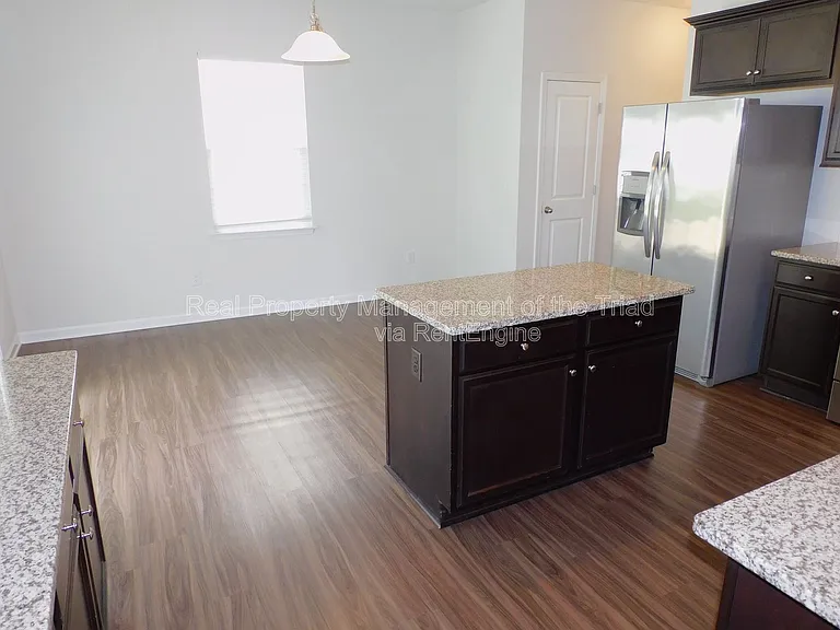 390 Spaulding St — Photo 7