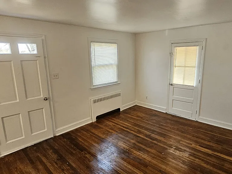 51 Lee St #A — Photo 16