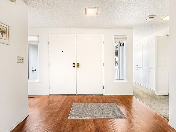 5th image of 266 Mountain Vista Lane