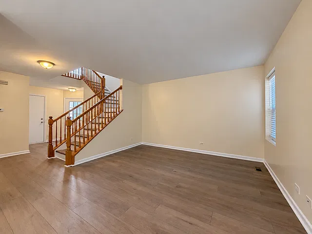 3 bed, 2.5 bath, 1668 sqft, $2,600 — Photo 3