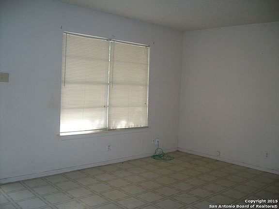 2nd image of 5819 Castle Lk