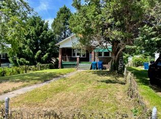 9719 Lackland Rd, Saint Louis, MO 63114