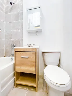 Rented by City Connections Realty | media 19