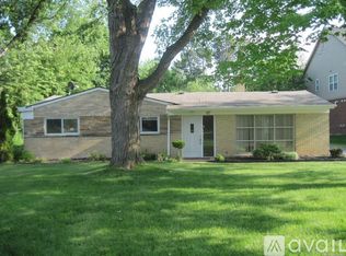 97 W Highland Dr, Bloomfield Hills, MI 48302