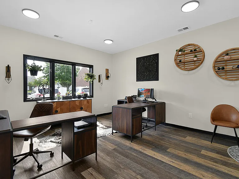 Fountain Place Apartments — Photo 42