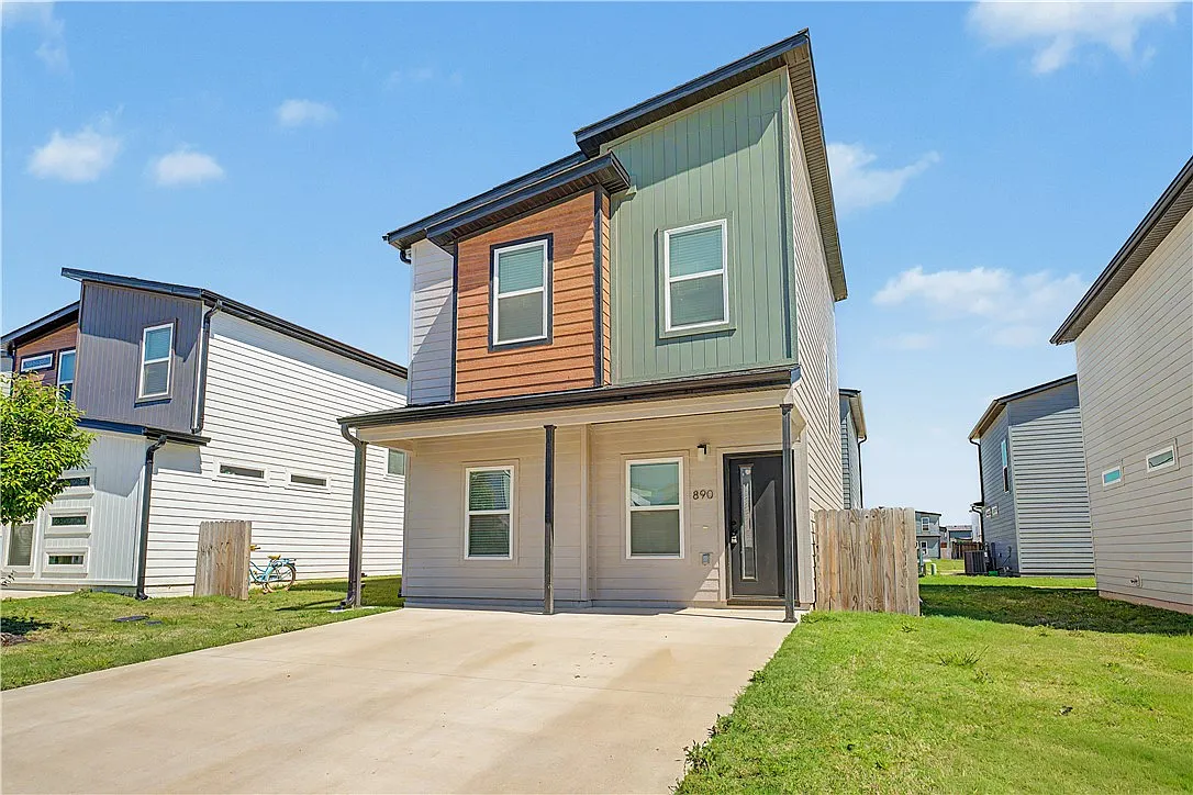 3 bed, 2.5 bath, 1250 sqft, $1,595 — Photo 2
