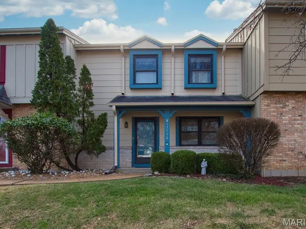 13338 Hiddendale Ln, Ballwin, MO 63021