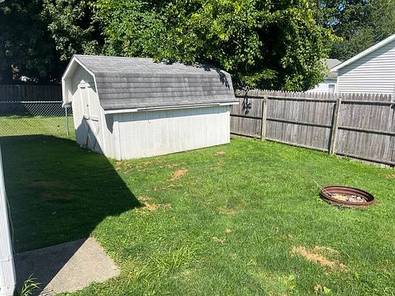 5th image of 864 Beech Ave