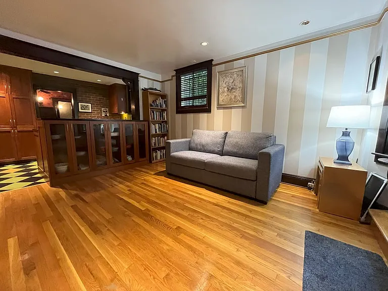 2046 NW Flanders St #B13 — Photo 11