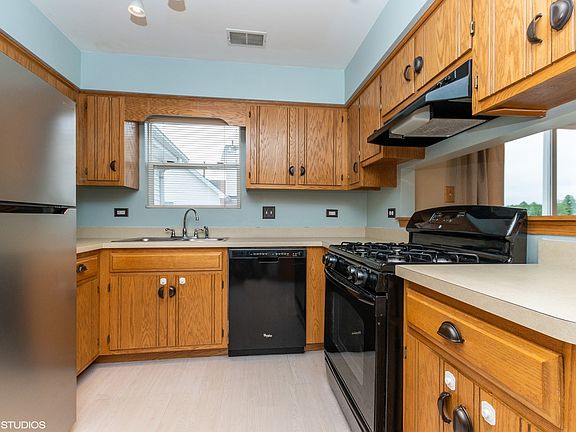 4th image of 16462 W Teton Dr