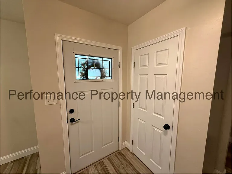 2401 Kayoming Way — Photo 3