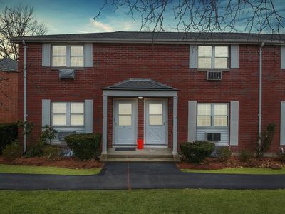 14 Village Green Dr, North Andover, MA, 01845
