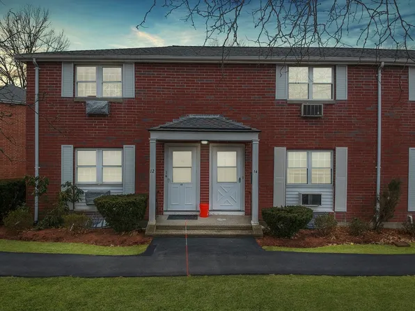 14 Village Green Dr, North Andover, MA 01845