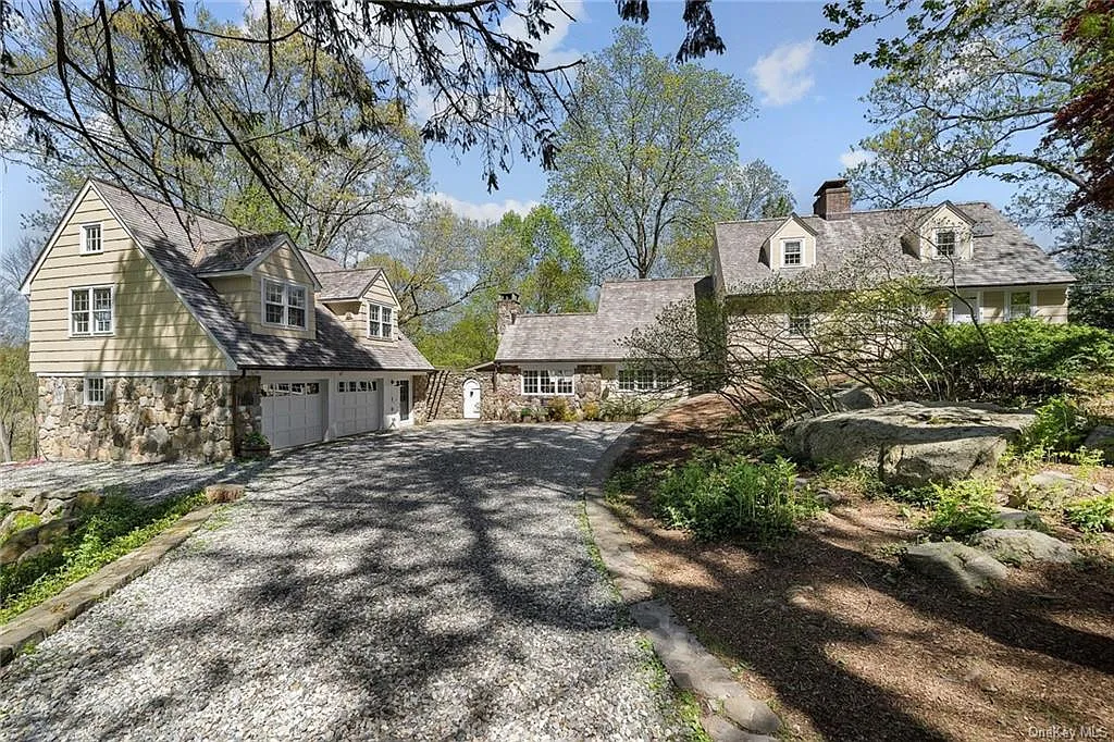 272 Hardscrabble Rd photo 1