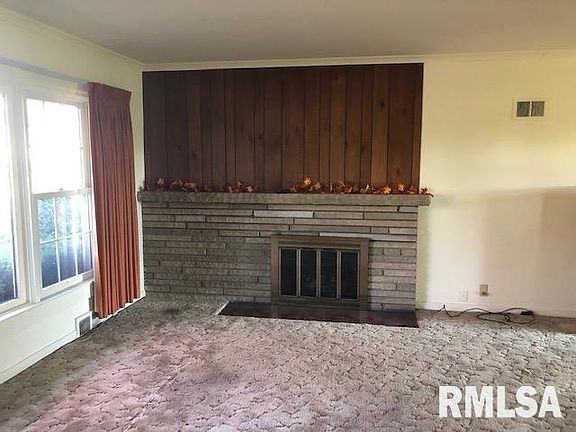 3rd image of 1208 W Stratford Dr