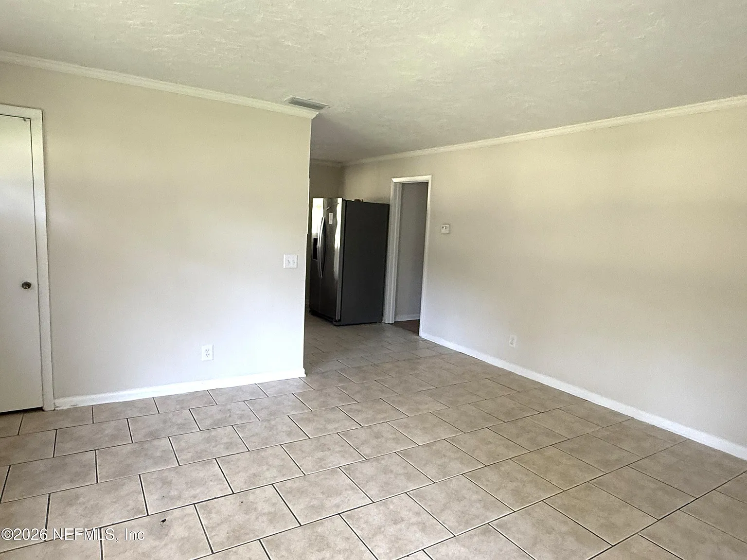 3 bed, 1.5 bath, 1175 sqft, $1,435 — Photo 3