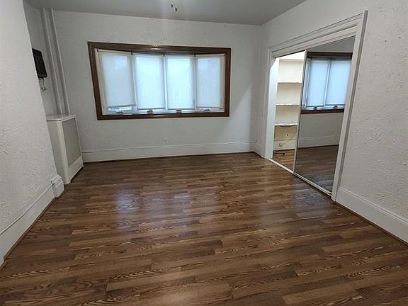 5th image of 56 Waverly St #2