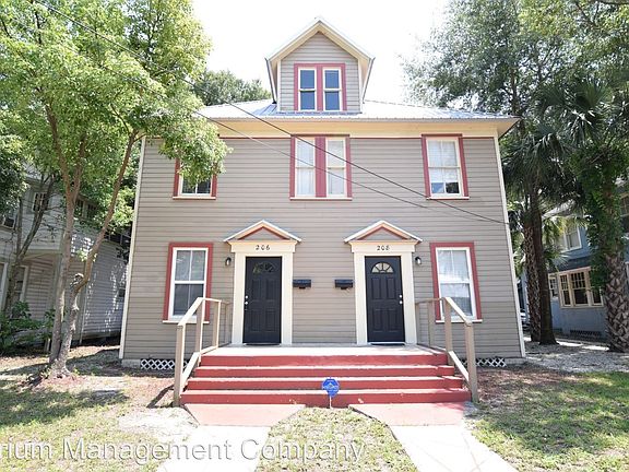2nd image of 208 W Wisconsin Ave