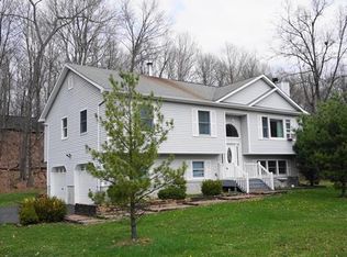 22 Mecca Dr, Salisbury Mills, NY 12577