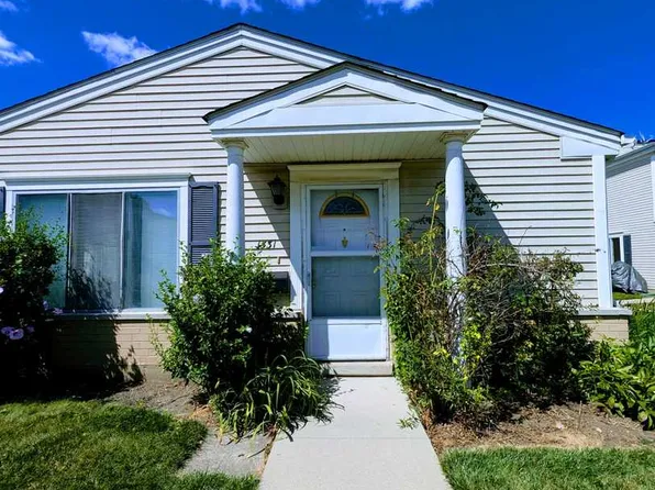 1531 Quaker Ln, Prospect Heights, IL 60070