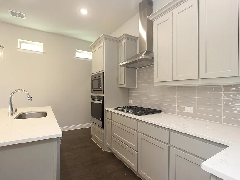 4127 Runway Mews — Photo 7