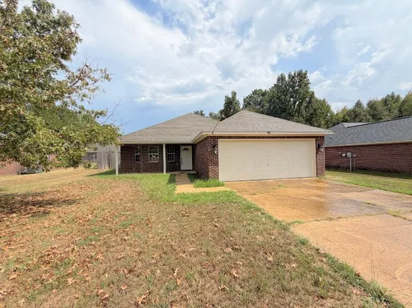 106 Palm Tree Ln, Saltillo, MS 38866