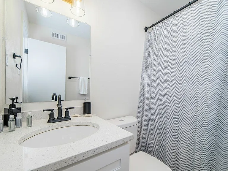 9549 5th Bay St #1 — Photo 8