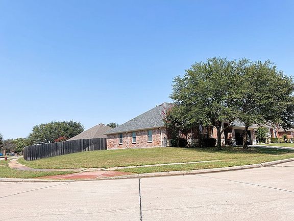2nd image of 5235 Lake Grove Dr