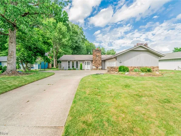 6165 Creekside Ln, North Ridgeville, OH 44039
