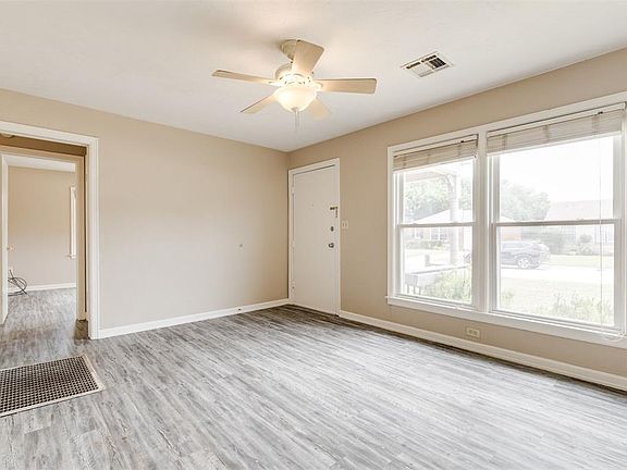 4th image of 3111 NW 40th St